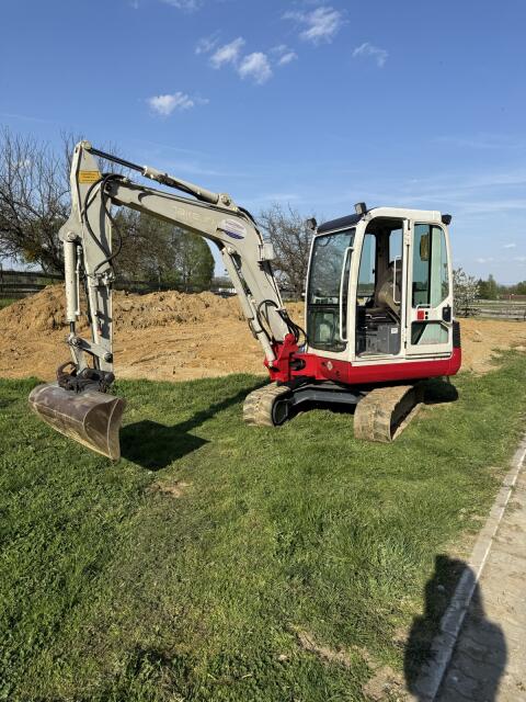 Takeuchi Bagger TB135