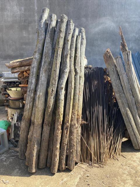 Holzbacksteine aus Akazien 2,60 m lang