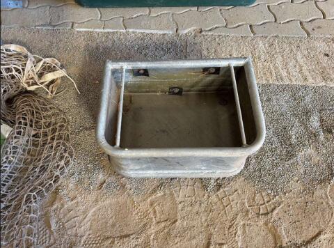 Metalltrog 35 l, 1 Stk. € 29,-