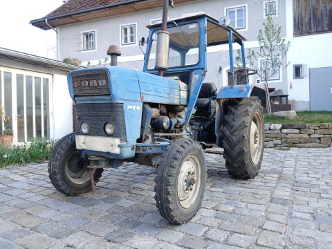 Ford Dexta 2000-6