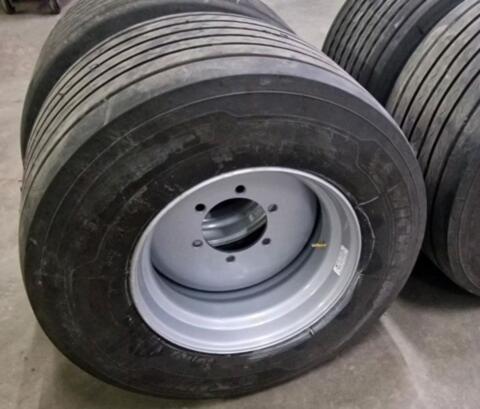 Suche 445/45-19,5 auf 6-Loch Felgen