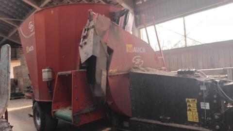 Futtermischwagen JF Feeder VM Multi / Einstreufunktion