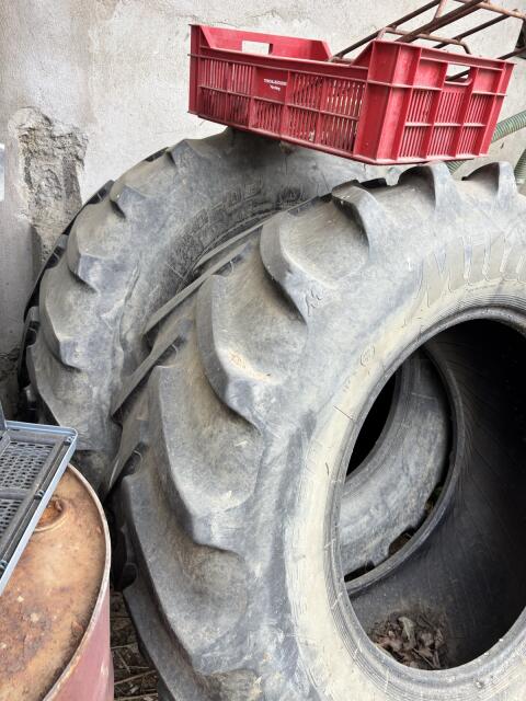 Reifen 540/65 R30