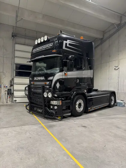 Scania R520 V8