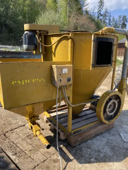 Mahl- und Mischanlage