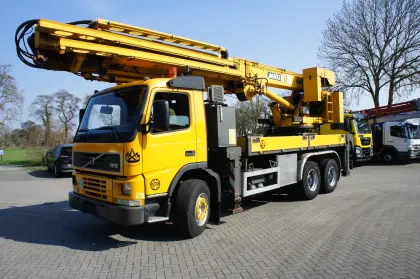 Volvo aus 1. Hand, MKG 550 A2-A2 Montagekran, Funk, Seilwinde