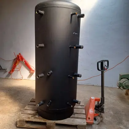 Pufferspeicher Warmwasserspeicher Holzheizung Solaranlage