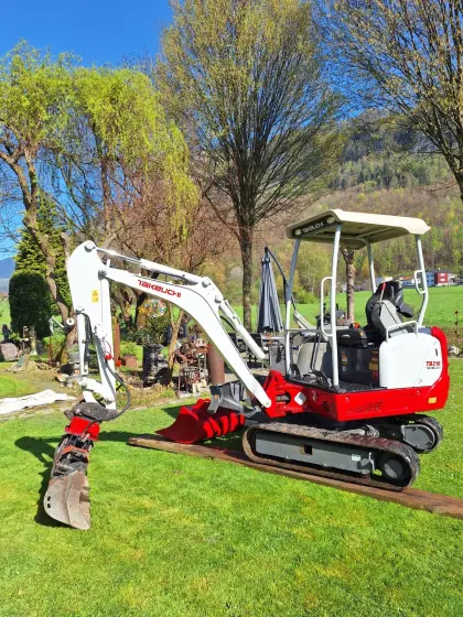 Takeuchi TB 216