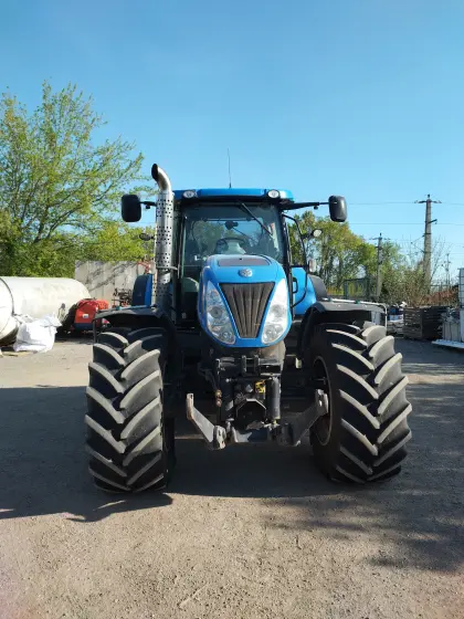 New Holland T 7050 Auto Command