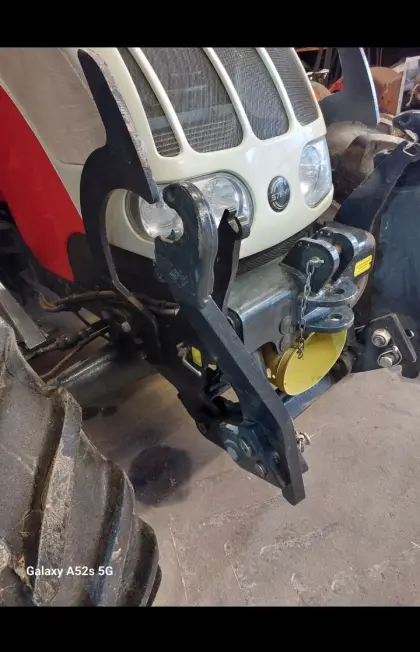 Fronthydraulik mit Frontzapfwelle zu Steyr MT