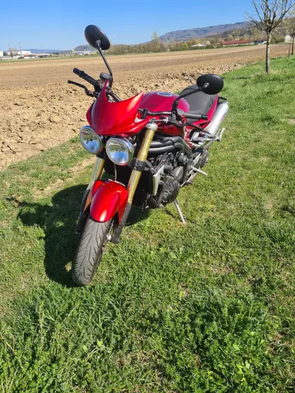 Triumph Speed Triple 1050