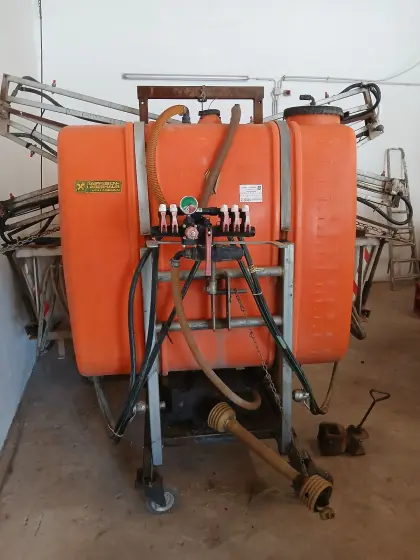 Jessernig Pflanzenschutzspritze 650 l / 15 m