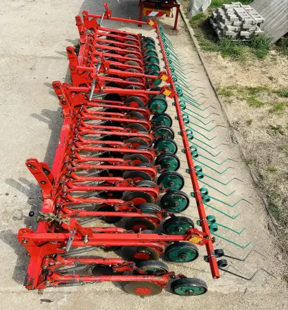 Kverneland Accord Säschiene (CX Scheibenschare, Andruckrollen)