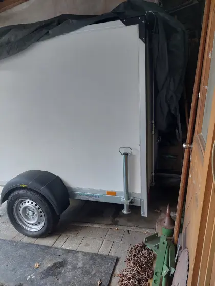 Kofferanhänger gebremst