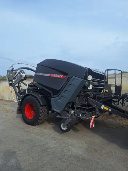 Fendt Rotana 130F Combi Bj. 22 Rundballenpresse, Presse
