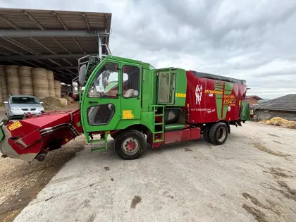 Selbstfahrender Futtermischwagen Strautmann Verti-Mix Double SF 1402