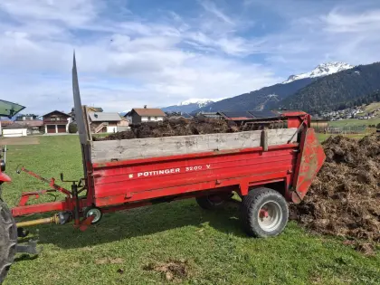 Miststreuer Pöttinger 3200v
