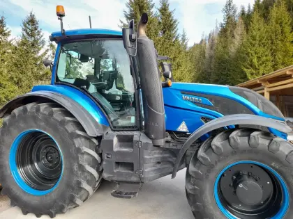 Traktor Valtra T254 Versu
