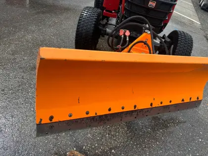 Schneepflug 1,40 m Matev für Kleintraktoren und Kommunalfahrzeuge SRM FB 140