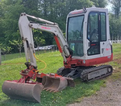 Takeuchi TB016