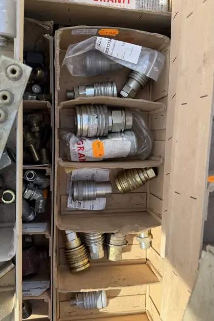 Hydraulik und Druckluftkomponenten