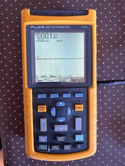 Fluke 123 Scopemeter Oszilloskop-Multimeter