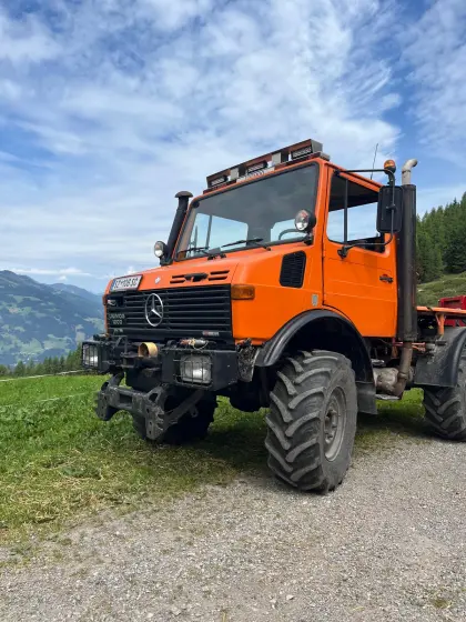 Unimog 1200/ Front- und Heckzapfwelle/ Ladekran HIAB 070