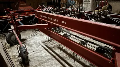 Pöttinger Heuraupe 220