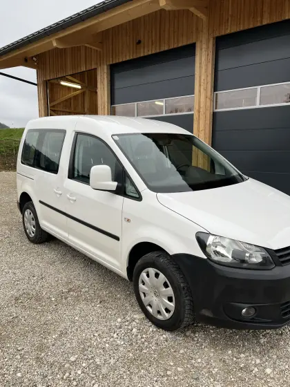 VW Caddy 2.0 TDi 4Motion mit AHK