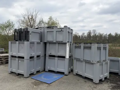 Lesekisten mit leichten Beschädigungen