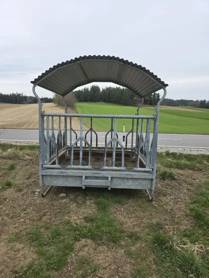 Futterraufe, Adblue Mobiltank und Futterautomat