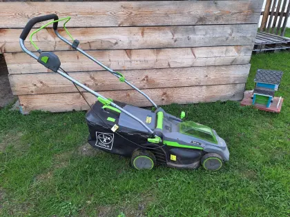 Rasenmäher mit 2 Akkus