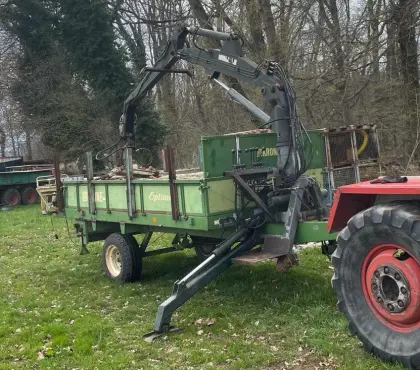Rückewagen mit Kran
