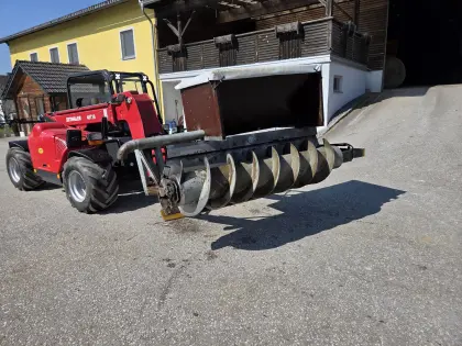 Futterschieber hydr. Euroaufnahme Lockfutterdosierer