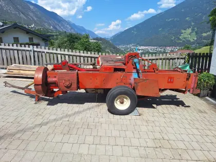 Quaderballen-Presse IHC 422