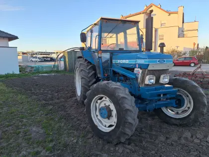 Ford 5610 und Einböck Hurricane Grubber