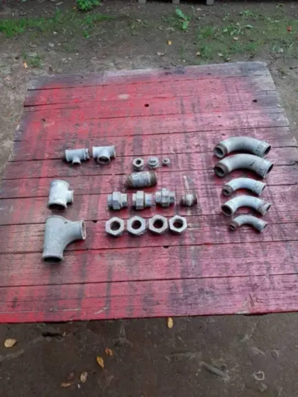 Gebrauchte Bogen, T-Stücke, Reduzierstücke, Verschraubungen