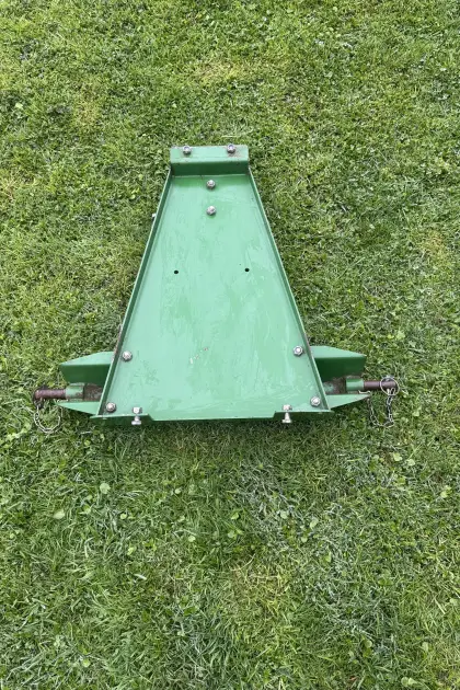 Posch Dreipunktaufhängung für Holzspalter auf Traktor