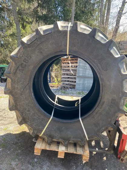 Reifen 520/85R38 und 420/85R28 AC 85