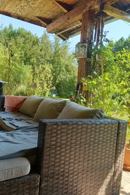 Bauernsacherl vergibt kl. Wohnung mit 2 Einstellpl.