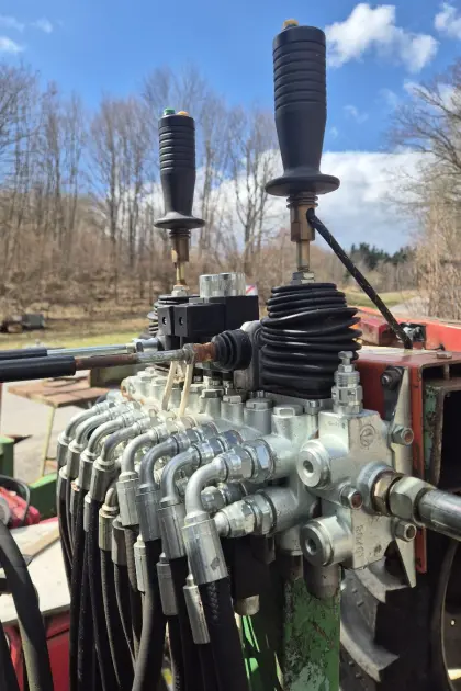 Steuerblock für Forstanhänger