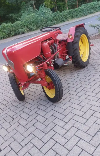 Bungartz T7 Schmalspurschlepper Trecker