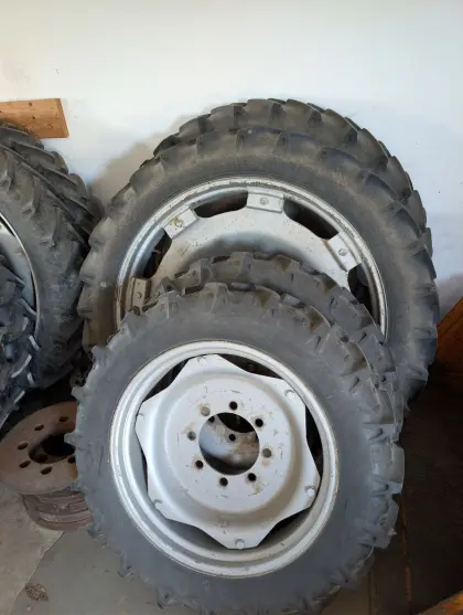 Kultur/Zwillingsbereifung, 9.5R28, 9.5-42