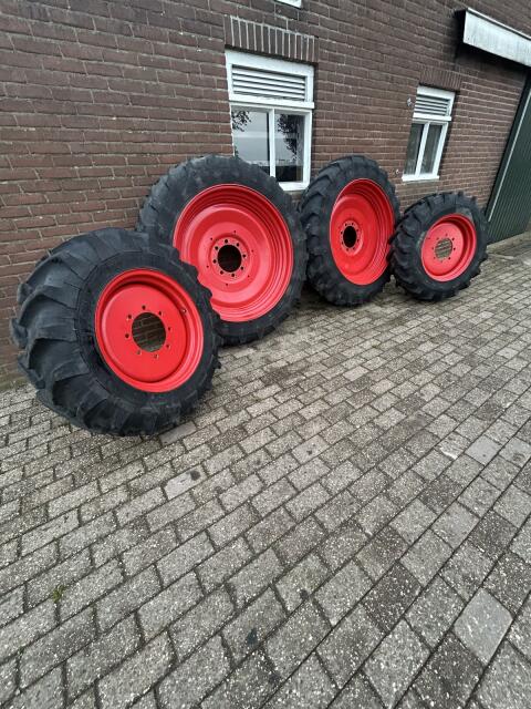 Pflegeräder für Fendt 200 Vario