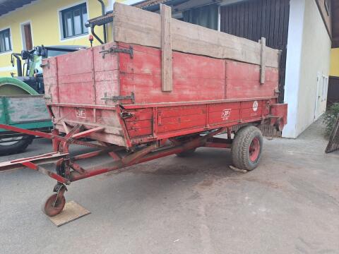 JF Miststreuer / Häckselwagen