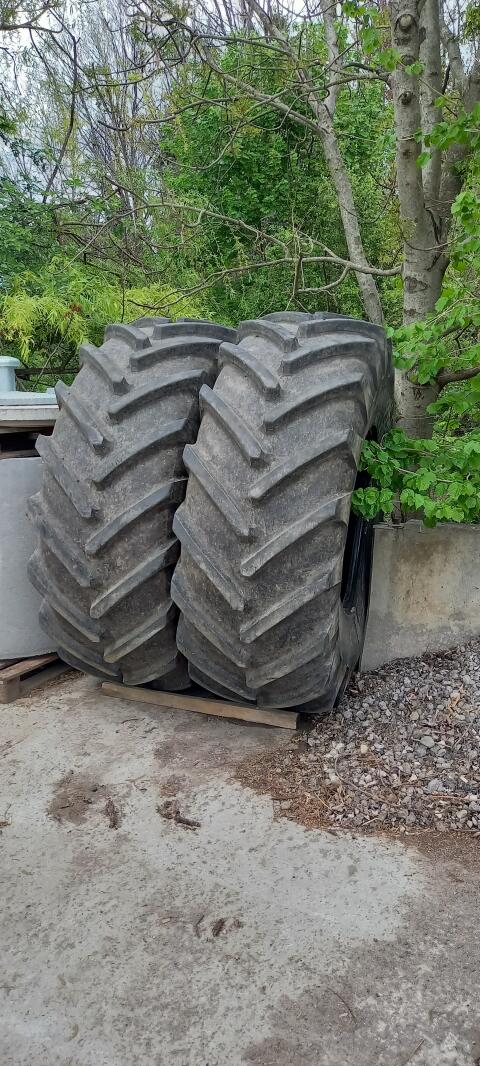 Reifen 710/75R34