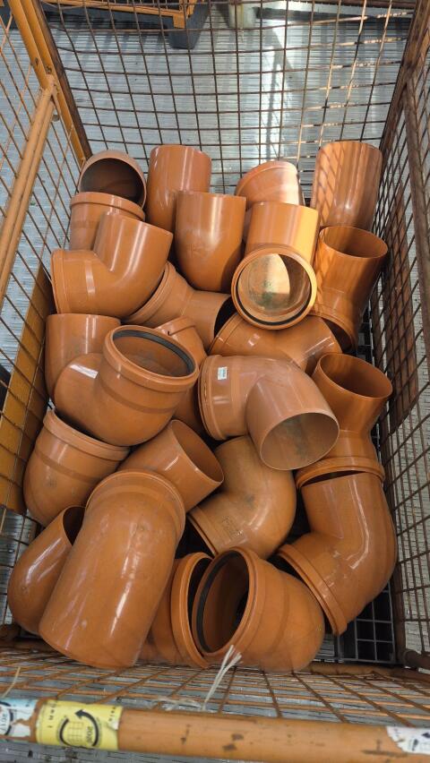 Kanalrohre Bögen 110 mm und 160 mm