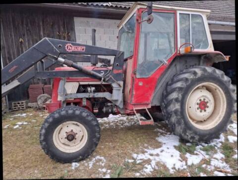 Traktor IHC 454