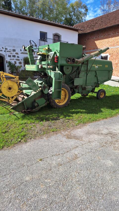 John Deere 330