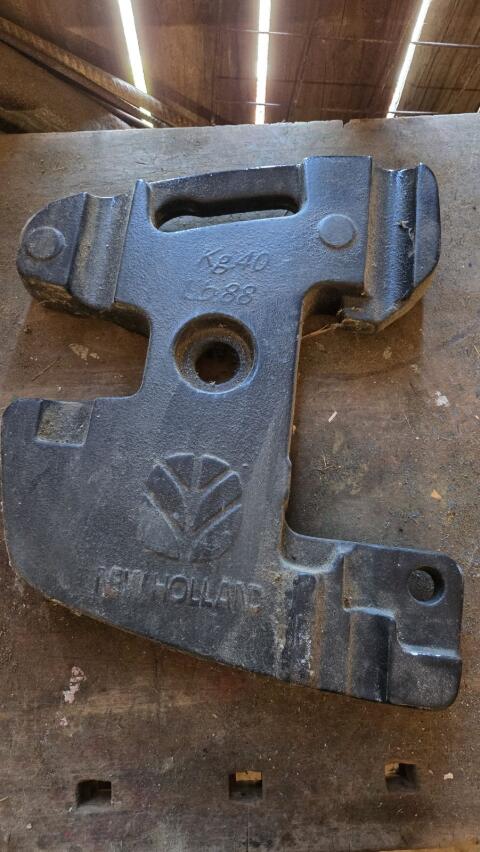 New Holland Frontgewicht je 40 kg